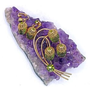 Sarah Coventry Goldtone Green Glass "Touch of Elegance" Brooch and Earring Set